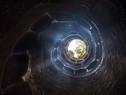 Kỳ bí giếng cổ đầy ở Bồ Đào Nha