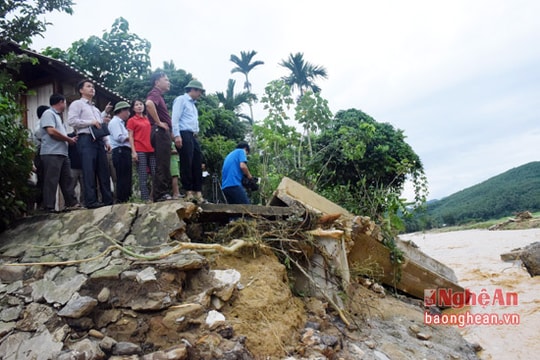 Cần quan tâm hỗ trợ lương thực, thực phẩm đối với những gia đình bị trôi nhà cửa