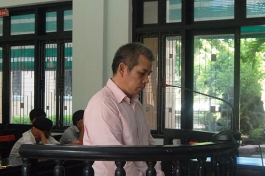 Lừa hơn 2 tỷ đồng, nguyên phó bí thư phường lãnh 12 năm tù