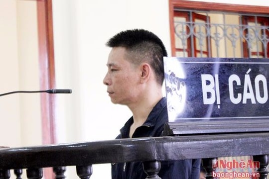 Tù chung thân cho kẻ dùng kéo đâm thủng tim người khác