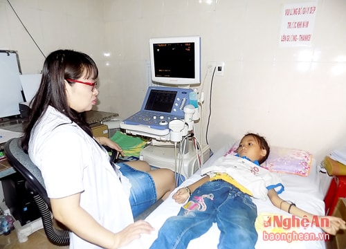 Khám tầm soát bệnh tim bẩm sinh miễn phí cho 600 trẻ em Quỳ Hợp