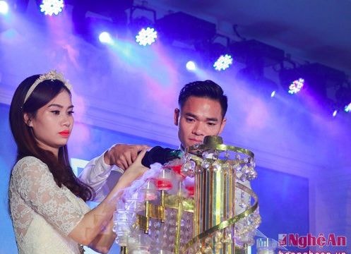 Thủ môn Nguyên Mạnh đón con gái đầu lòng