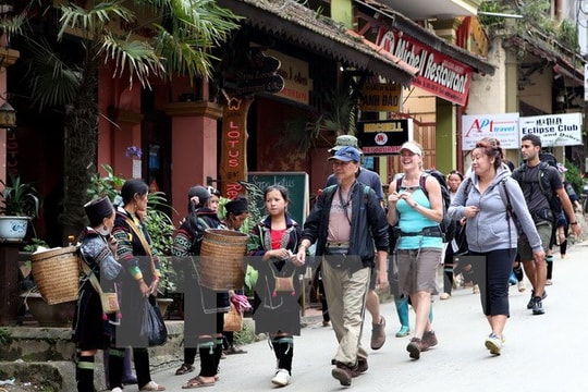 Xây dựng du lịch trở thành ngành kinh tế mũi nhọn của đất nước