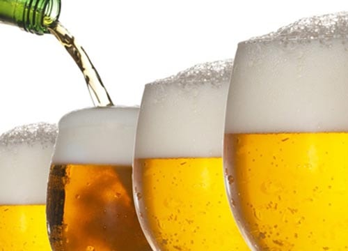 Điều quý ông chưa biết về tác dụng thực sự của 'bọt bia'?