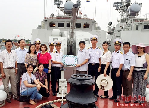 Ban Tuyên giáo Tỉnh ủy thăm và làm việc tại Bộ Tư lệnh vùng 1 Hải quân