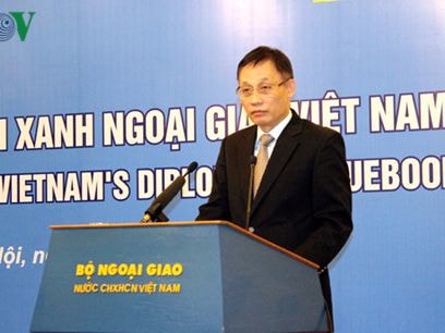 Việt Nam lần đầu tiên công bố Sách Xanh ngoại giao