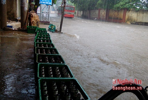 Thị trấn Tân Kỳ: Nhiều tuyến đường thành sông