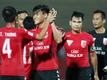 Thắng sát nút Viettel, Long An ở lại V.League mùa tới