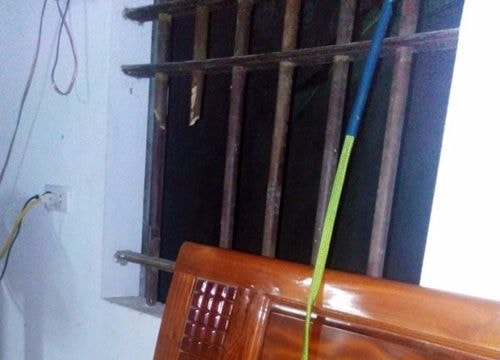 Chặt thanh cửa sổ đột nhập nhà dân lấy trộm tài sản