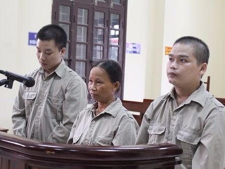 Bán 2 con ruột kiếm tiền chơi ma túy, lô đề