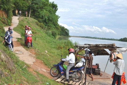 Nhiều nỗi lo ở các bến đò ngang