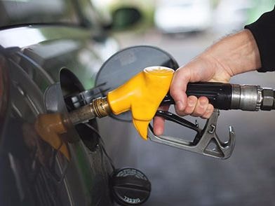 Đổ nhầm nhiên liệu ôtô - sai lầm tai hại