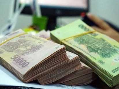 Thủ quỹ chiếm dụng 828 triệu đồng chỉ bị cảnh cáo