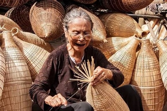Đẹp bình dị làng nghề đan đó hơn 200 năm tuổi