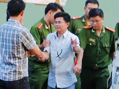 Facebooker chống tham nhũng là 'chủ mưu đưa hối lộ'