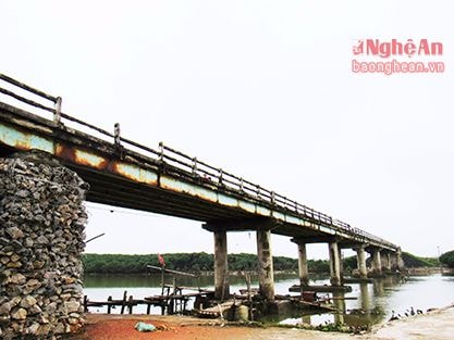 Hơn 1,4 tỷ đồng sửa chữa 'cầu tử thần'