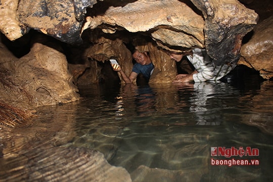 Bí ẩn hang Rú Ấm