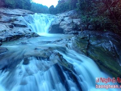 Khám phá vẻ đẹp hoang sơ của thác Cối ở xứ Nghệ
