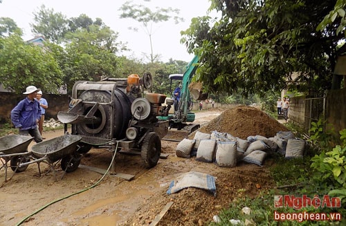 Doanh nghiệp hỗ trợ 550 triệu đồng nâng cấp đường bản Bành