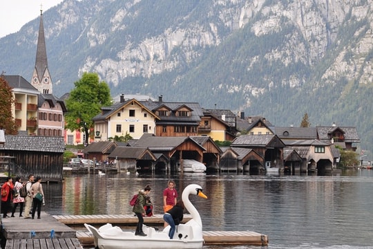 Hallstatt – thị trấn bên hồ đẹp nhất thế giới