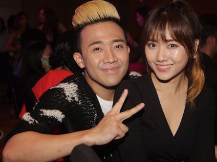Trấn Thành, Hari Won tình tứ dự tiệc