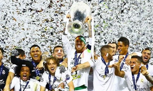 Real Madrid đạt doanh thu kỷ lục, vượt Barca và Man Utd