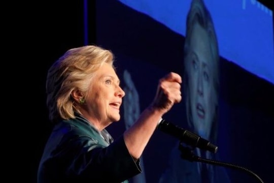 Clinton dẫn Trump 5 điểm trước thềm cuộc tranh luận thứ hai