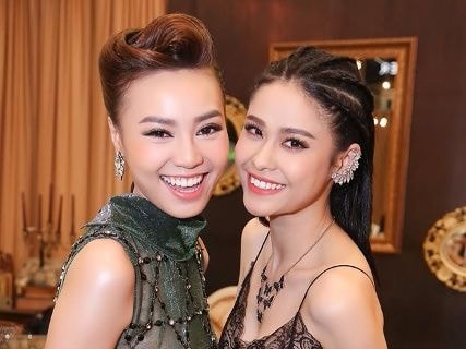 Ninh Dương Lan Ngọc đọ sắc với Trương Quỳnh Anh