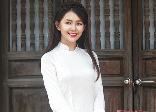 Vẻ đẹp nữ sinh Quốc học Vinh gây sốt cộng đồng mạng