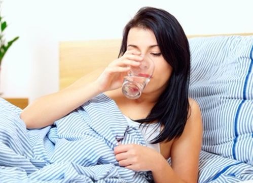 Tại sao nên uống nước ngay sau khi thức dậy?