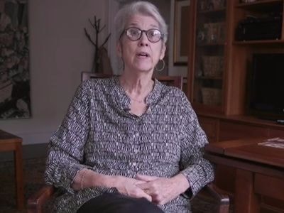 Trump bị tố sờ soạng phụ nữ 'như bạch tuộc'