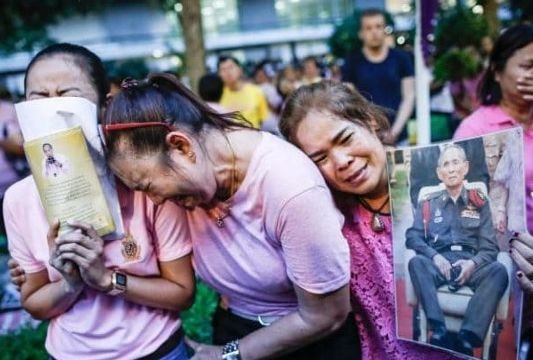 Thái Lan: Quốc tang 1 năm, hạn chế mọi hoạt động vui chơi giải trí