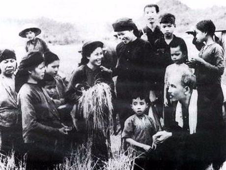 Bác Hồ với giai cấp nông dân