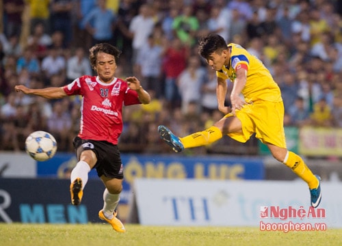 Cầu thủ xứ Nghệ đá bóng gây quỹ từ thiện