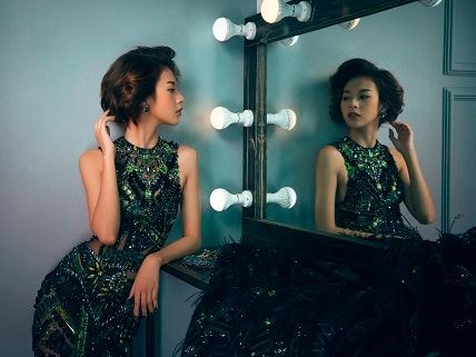 Phí Phương Anh hóa thân thành diva quyến rũ