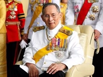 10 năm chống chọi bệnh tật của nhà vua Thái Lan