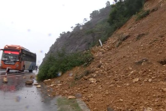 Thanh Chương: Rú Nguộc lại sạt lở