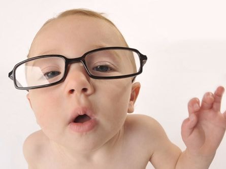 Người cận thị thường thông minh hơn