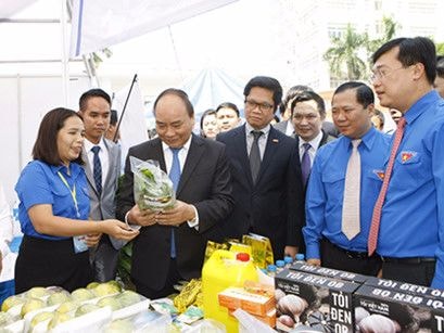 Thủ tướng: 'Ai chậm thủ tục thanh niên khởi nghiệp, cứ báo cho tôi'
