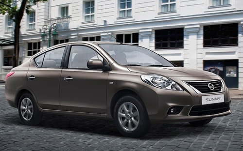 Nissan Sunny giảm giá tại Việt Nam