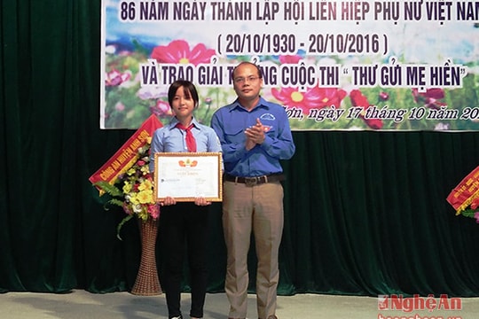 Học sinh mồ côi mẹ giành giải Nhất cuộc thi 'Thư gửi mẹ hiền'