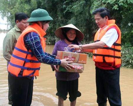 Thủ tướng phát động quyên góp ủng hộ đồng bào miền Trung