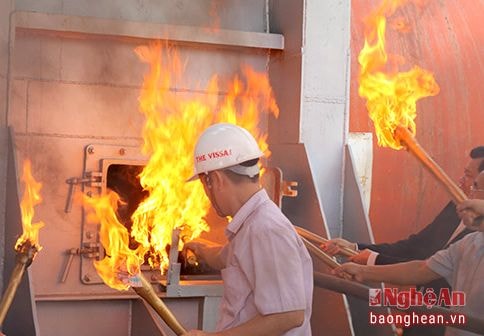 Nhà máy xi măng Sông Lam tổ chức lễ đốt lò bắt đầu sản xuất clinke