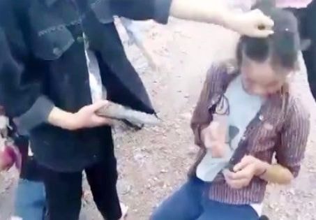 Không khởi tố vụ nhóm nữ sinh đánh bạn, quay clip