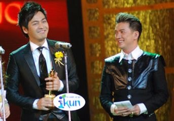 Sao Việt đồng loạt kêu gọi cộng đồng ủng hộ miền Trung