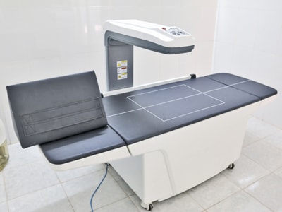 Sử dụng máy DEXXUMT giúp phát hiện bệnh loãng xương