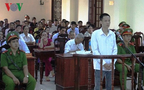 Y án tử hình gã chồng vượt ngàn cây số giết vợ và tình địch