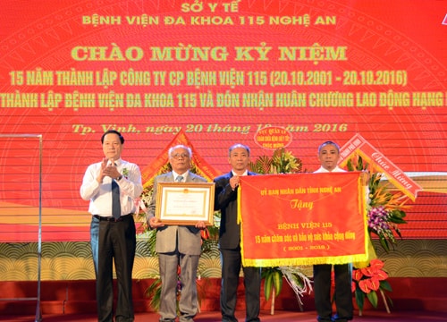 Bệnh viện Đa khoa 115 Nghệ An đón nhận Huân chương Lao Động hạng Ba