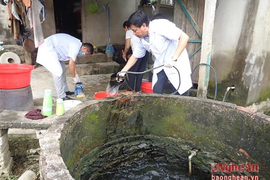 Hưng Nguyên: Tập trung xử lý môi trường vùng ngập nặng