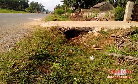 Phóng nhanh đâm vào cống một người tử nạn